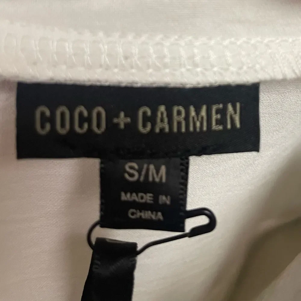 Coco + Carmen Savanna white, half button down, flutter sleeve size S/M - Picture 7 of 7